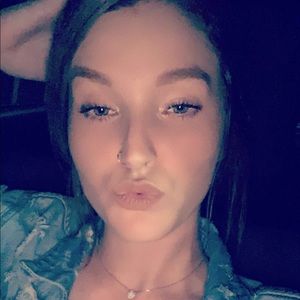 Meet your Posher, Caitlyn